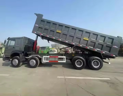 Özel ağır yük yükü 50T 375hp 6 Silindir dizel yakıt 8*4 Dumper Truck