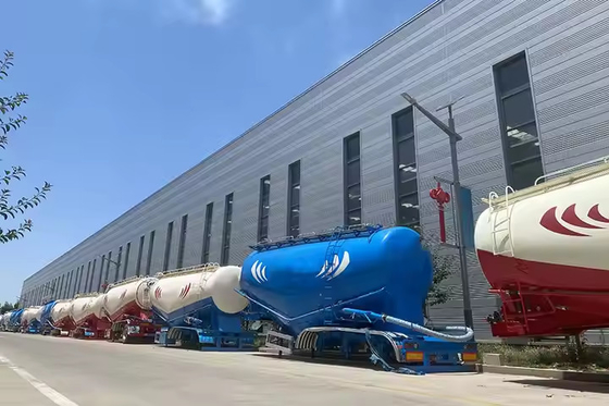 Araç Üstatı 3 Axles 60cbm Çimento Tanker Traileri Toplu Çimento Tankı Traileri Kuru Toplu Çimento Yarım Releri
